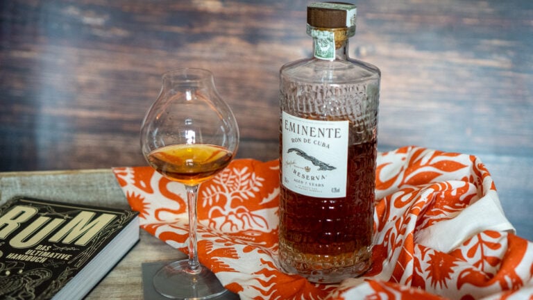 Eminente Rum im Glas
