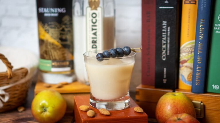 Godfather Cocktail mit weißem Amaretto