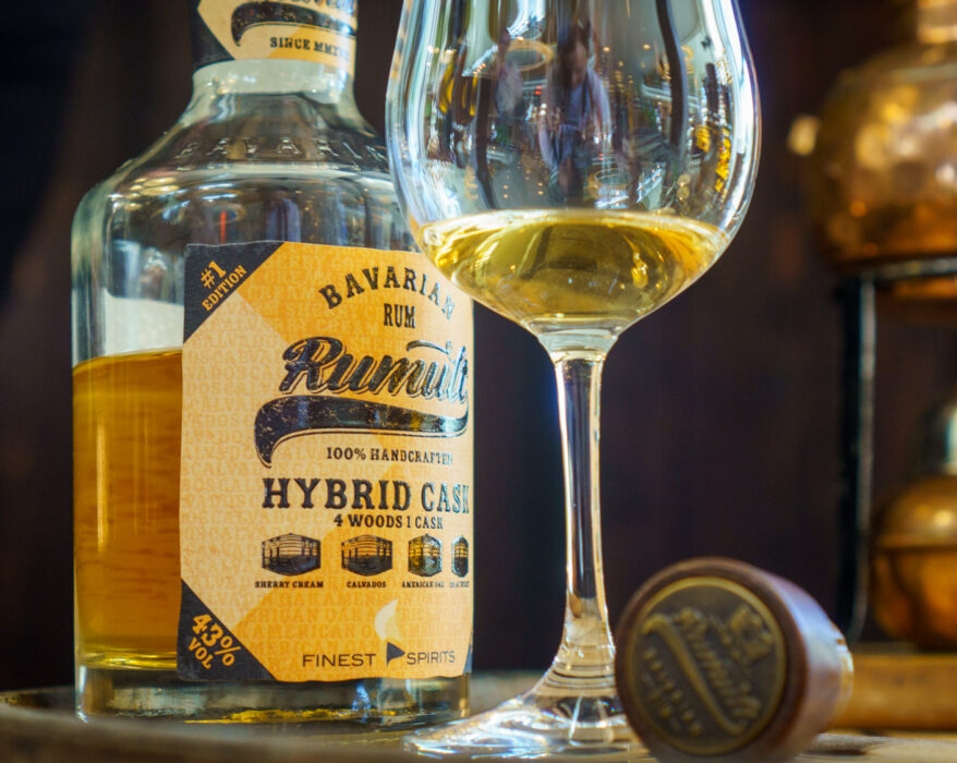 Rumult Hybrid Cask im Glas