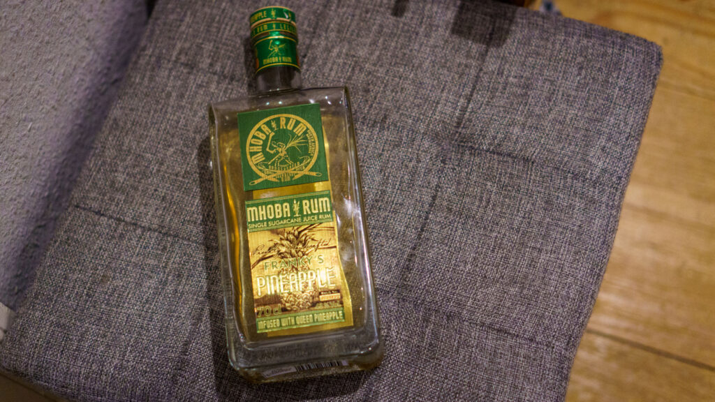Mhoba Frankys Pineapple Rum Flasche