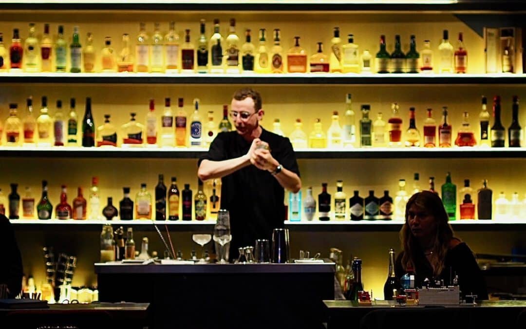 Trinken wie Bob Ross: Die Bohemian Bar Hamburg