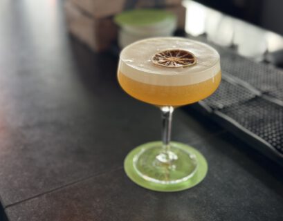 Pornstar Martini, serviert in der Monkey Bar in Berlin