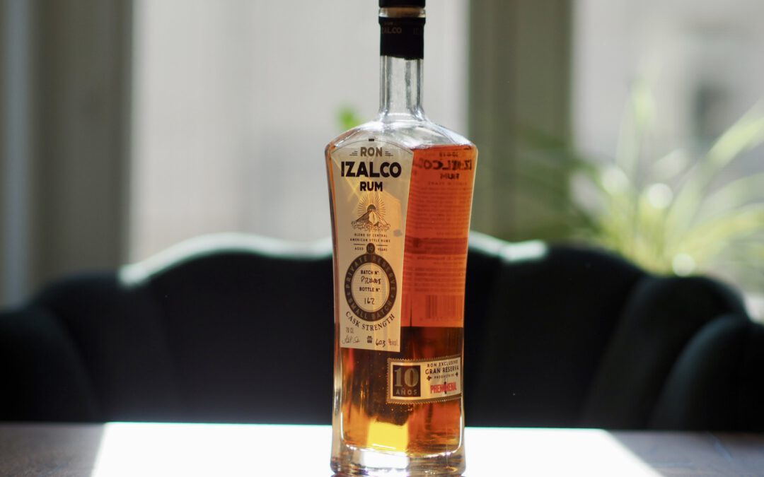 Ron Izalco 10 Cask Strenght: Rum aus Mittelamerika, inspiriert von einem Vulkan